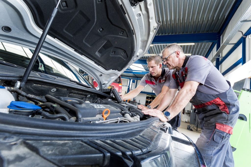 Autobedrijf P. Geerts BV - Service